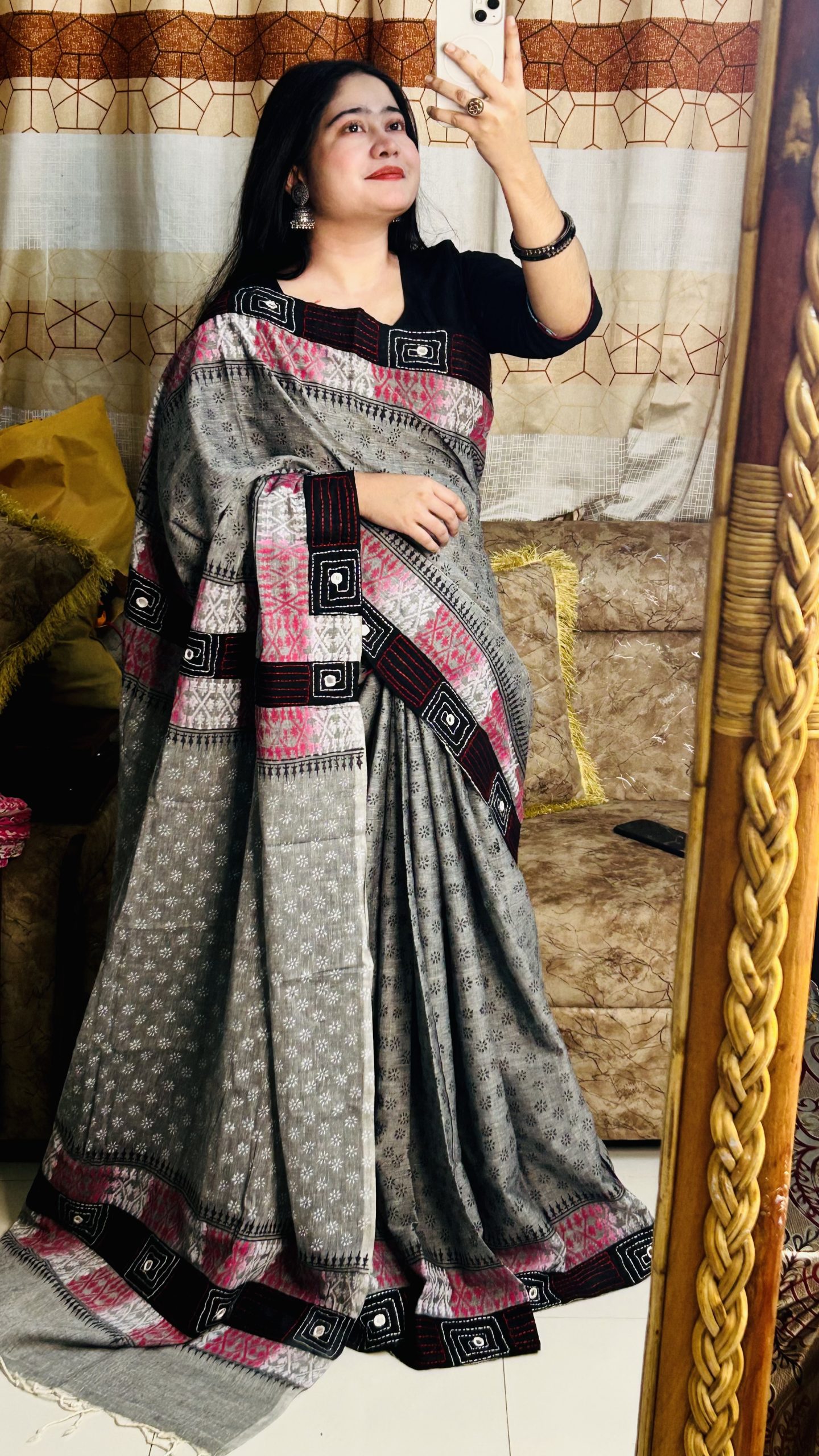 গরমের আরামদায়ক শাড়ি ()