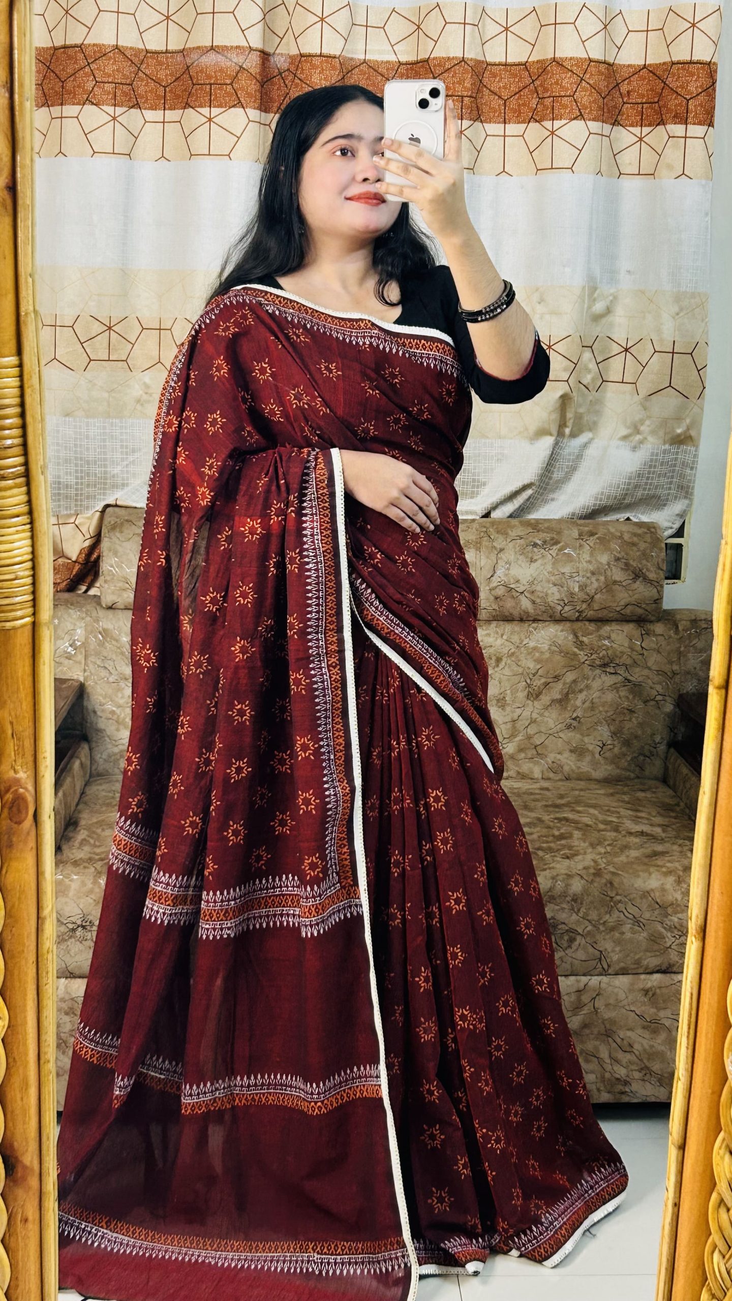 মেরুন ব্লগপ্রিন্ট শাড়ি ()