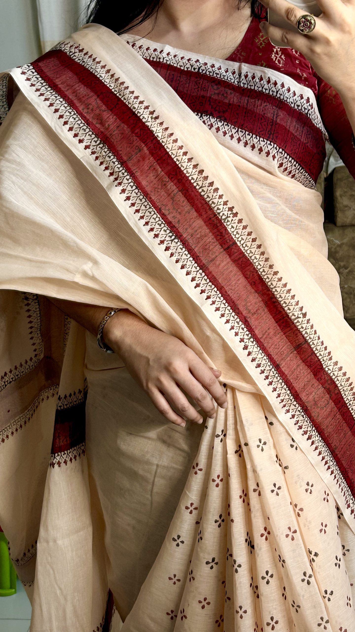 স্টাইলিশ সুতি শাড়ি ()